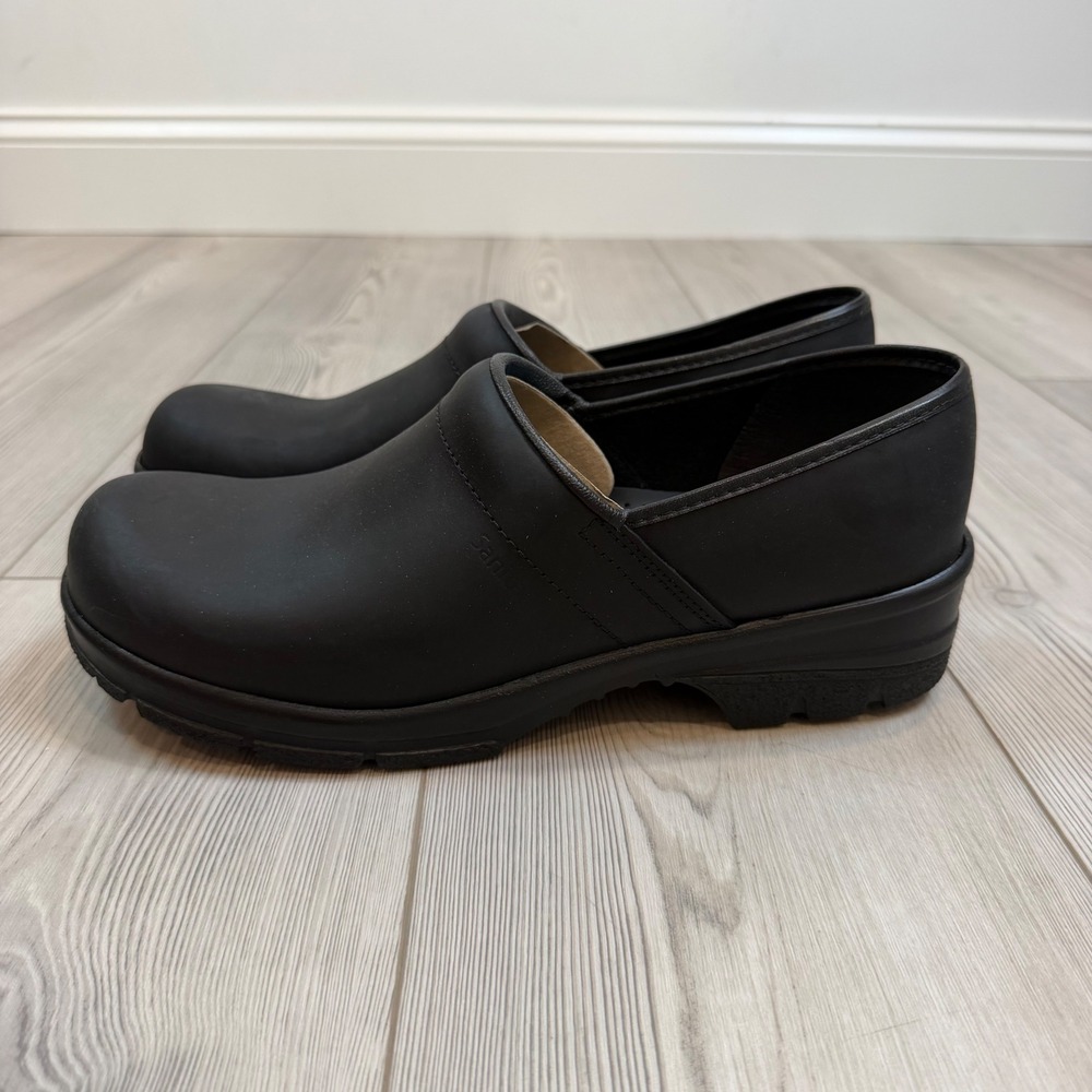 NEW Sanita Professional Clogs Men 46 Black Matte Leather Closed Back Slip Resist